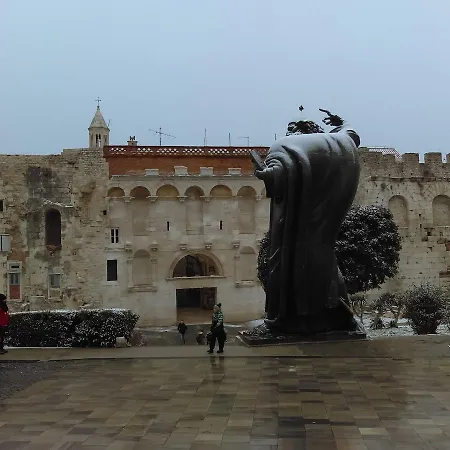 Porta Aurea Апартаменты *